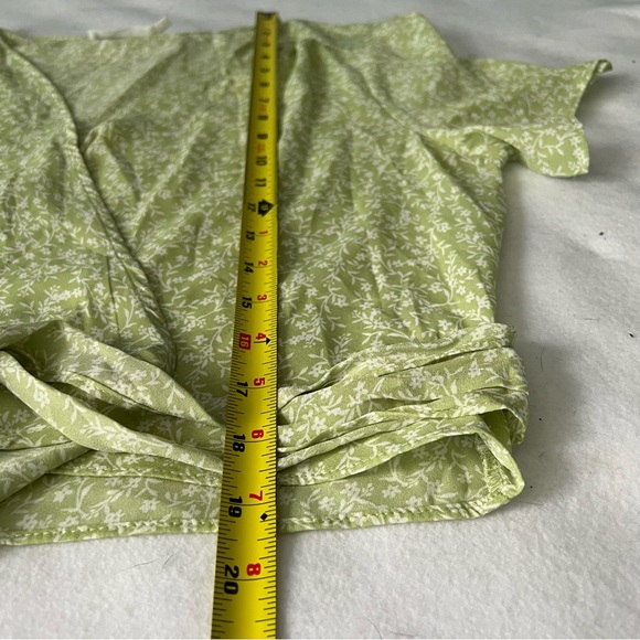 Lush NWOT Sage Cream Floral Wrap Top Summer L - Picture 5 of 7